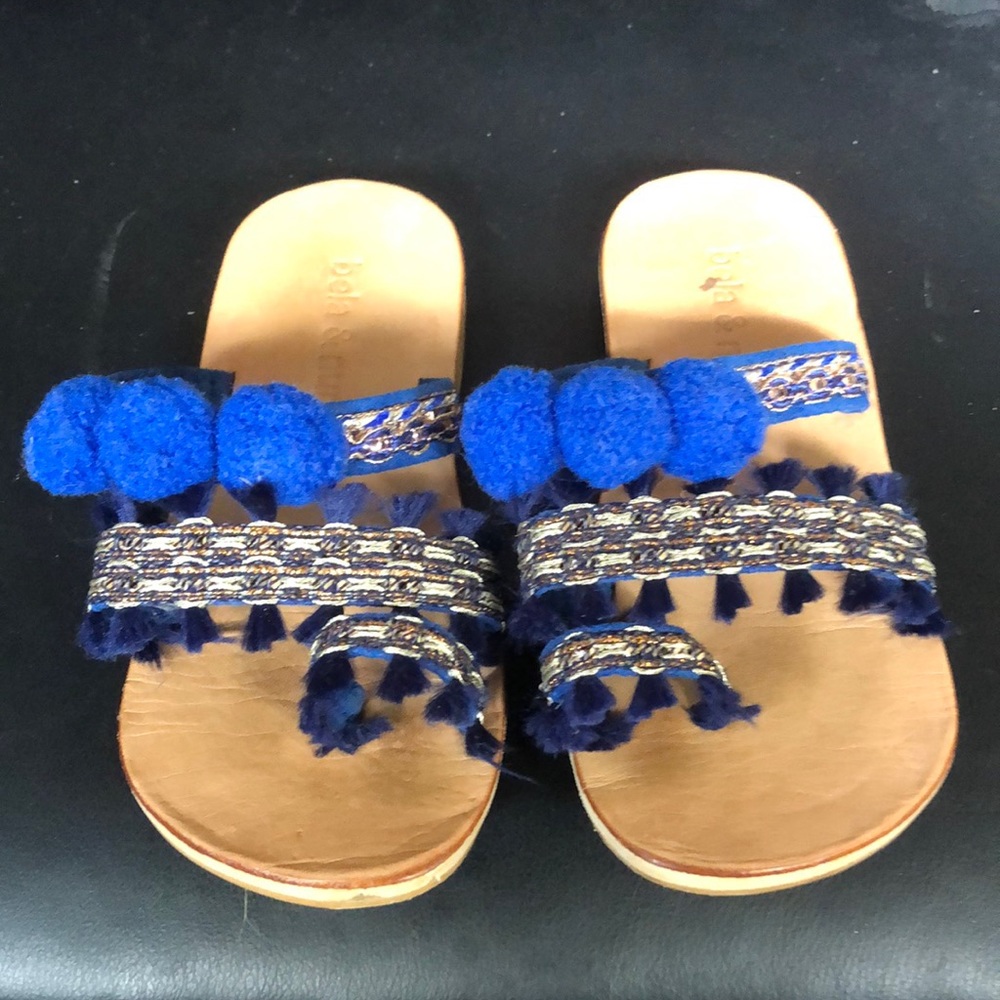 Bela and Nuni Pom Pom sandals